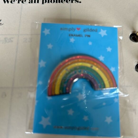 Simply Gilded Enamel Pin and magnet NEW bundle - Picture 2 of 7